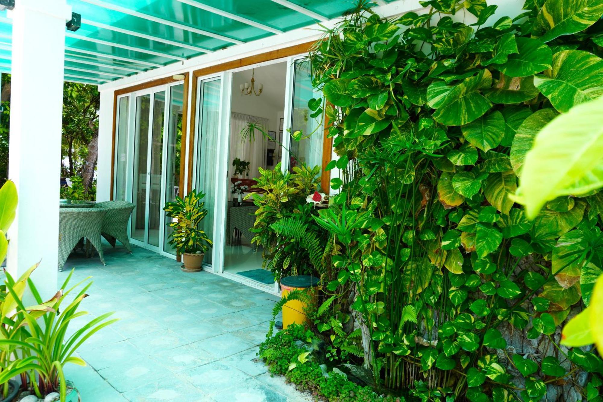 Tme Retreats Dhigurah Guest house